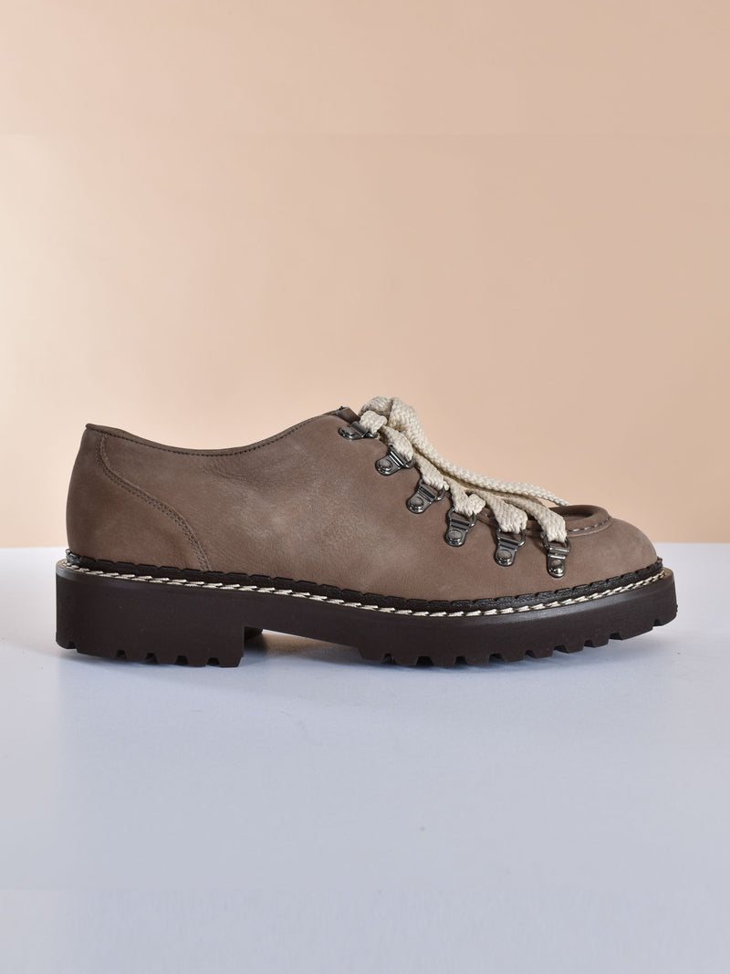 Scarpe Doucal's stringata con ganci 