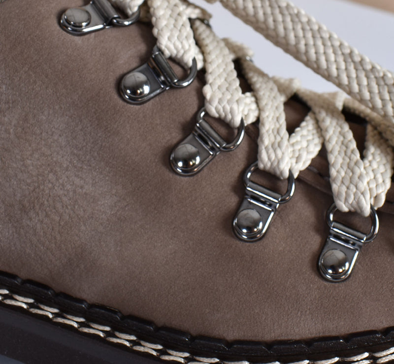 Scarpe Doucal's stringata con ganci 